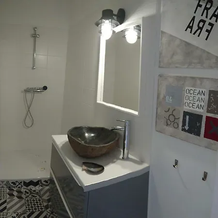 Nos Iles سان جان دي مونت