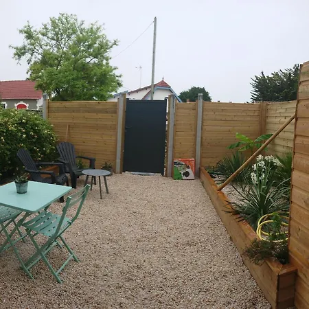 Nos Iles بيت للعطل